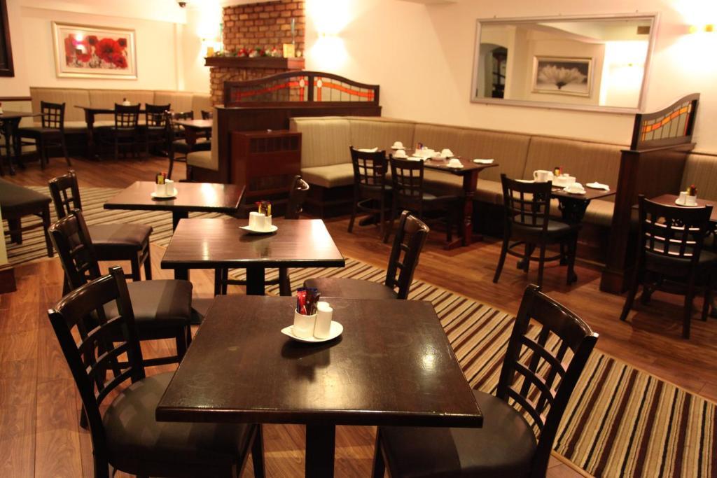 Dalton Inn Hotel Claremorris Eksteriør bilde